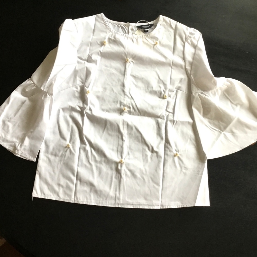 💙Just in💙 white blouse embellished with pearls💙 - Picture 3 of 4